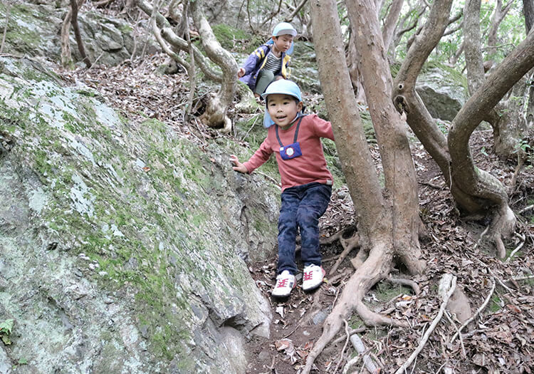 Forest kindergarten to nurture sensibility in nature(2010)